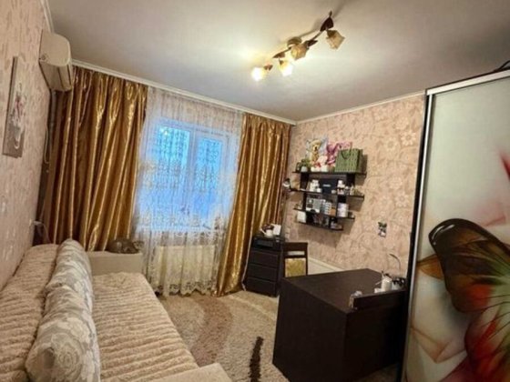 Продам комфортну 5-и кімнатну квартиру по вул. Героїв України. Кропивницкий