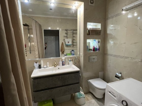 Продаётся добротная 3-х комн.кв-ра. Сталинка. Фалеевская/Б.Морская. Миколаїв