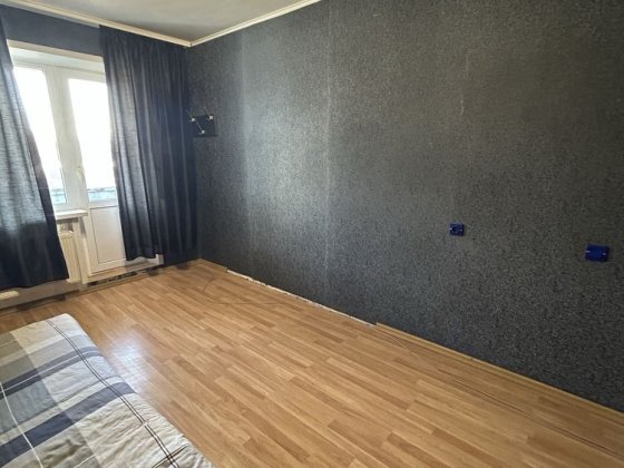 Продам 4-х кімнатну квартиру по вул.Василя Сергієнка Хортицький район Запоріжжя