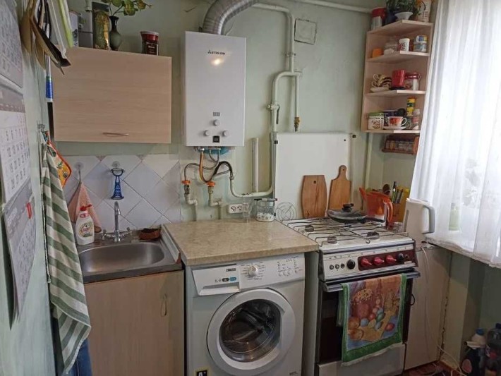 Продаю 2 к/к, ул. Космонавтов р-н. стройрынка. - фото 1