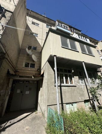 Черёмушки/Малиновского, Хрущёвка, Продам квартиру 64 кв.м.  2 этаж - фото 1