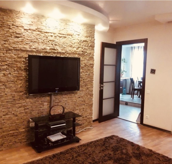 2х к.из.кв.58 м2 в кирп.доме возле ст.м. Победа. Евро ремонт.-57000$ - фото 1