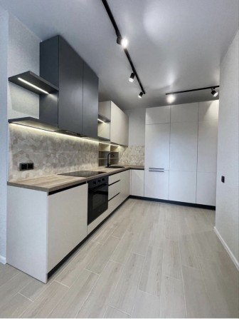 Сучасна 1-кімнатна квартира 40 м² на 5 поверсі біля метро Київська - фото 1