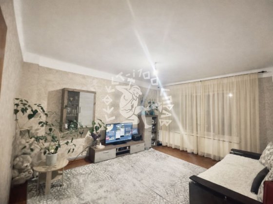 Продається 3 кімнатна квартира р-н Новомиколаївка ( городок) Кропивницкий