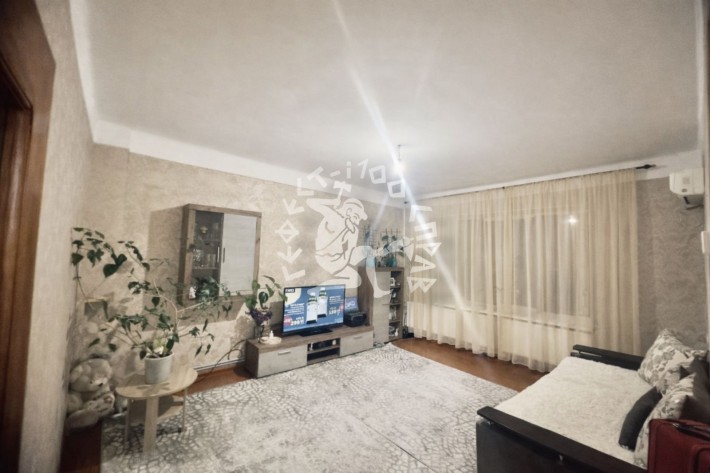 Продається 3 кімнатна квартира р-н Новомиколаївка ( городок) - фото 1