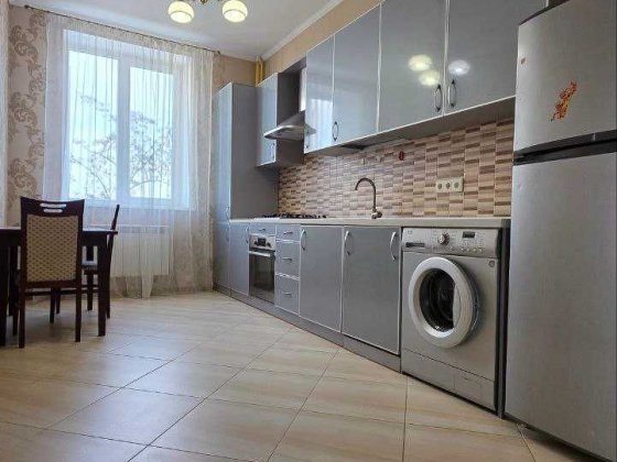 NN S4 Продам 1 комнатную квартиру новострой ремонт Гер. Харькова 131а Харьков