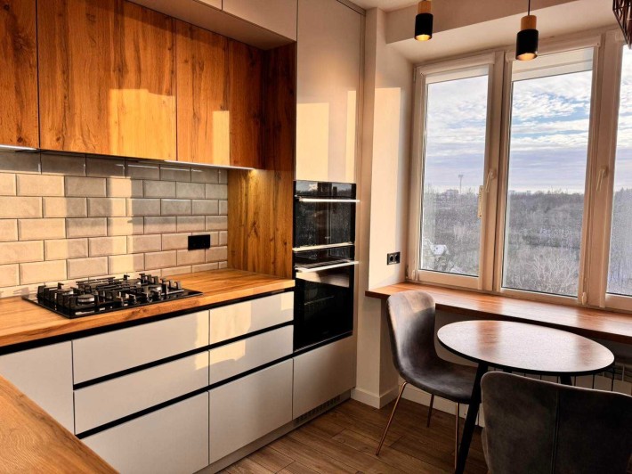 Продаж 2 кім. квартири по вул. Тарнавського з дуже класним ремонтом - фото 1