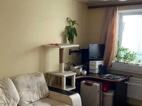 Продам гарну трикімнатну квартиру по вулиці Героїв Рятувальників. Кропивницкий