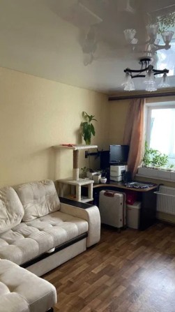 Продам гарну трикімнатну квартиру по вулиці Героїв Рятувальників. - фото 1