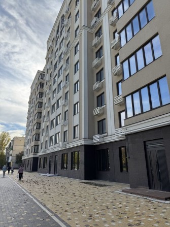 Продам 2 к.квартиру в новобудові! ЦЕНТР! - фото 1