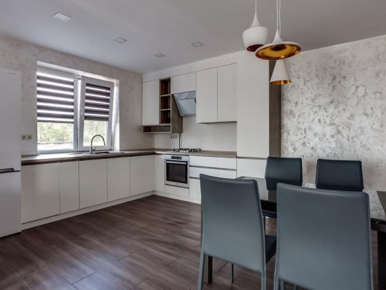 4-к квартира з авторським дизайном + паркомісце, Сихівський район Львів