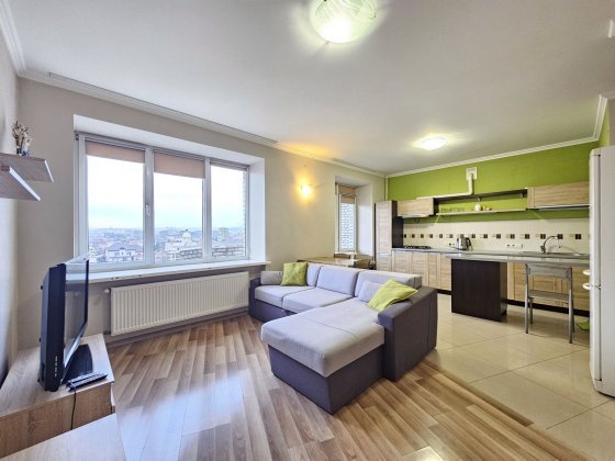 Продаж 3кімнатної квартири з ремонтом і відкритим краєвидом. Львов