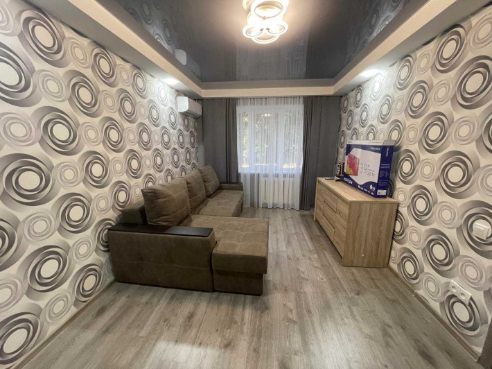 Продам 2-к квартиру в районе Малого рынка - фото 1