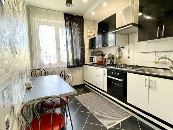 Продам 3-кімнатну квартиру на Сихові, вул. Сихівська Львов