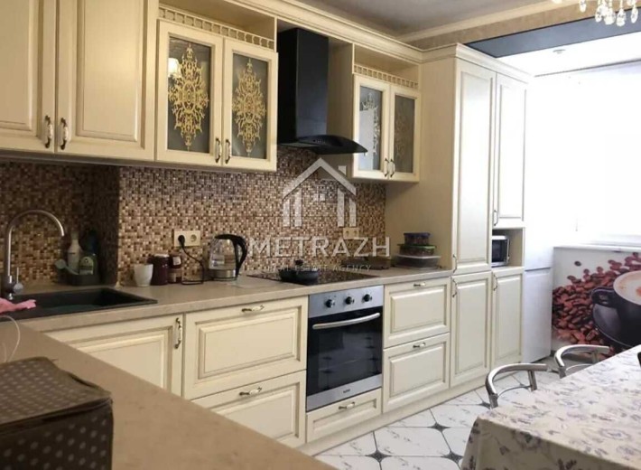 Продам дизайнерську 2-кім. квартиру на Леваді поруч з метро! - фото 1