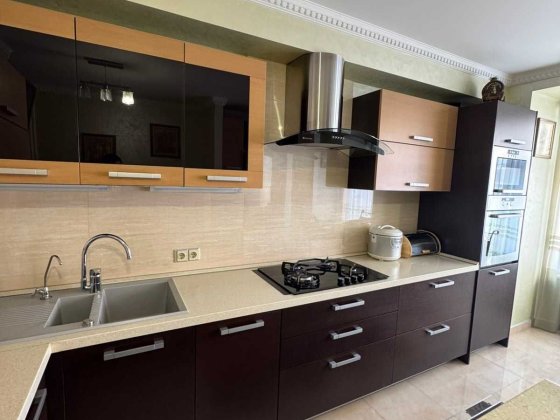 Продаж 3 кім. квартири з євроремонтом новобудова, вул. Плугова Львов