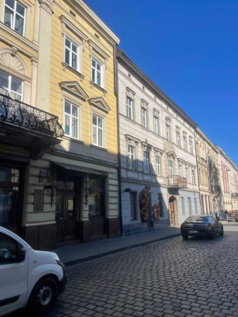 Продаж квартири в центрі на вул. Коперника - фото 1