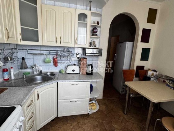 Продається 3к квартира Балакірєва Харьков