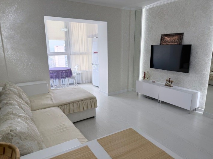 Двухкомнатная квартира 90000 уе. - фото 1