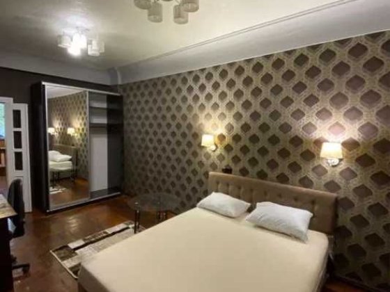 4 кім. квартира 83 м2 СТАЛІНКА, вулиця Чичибабіна (90370) Харьков