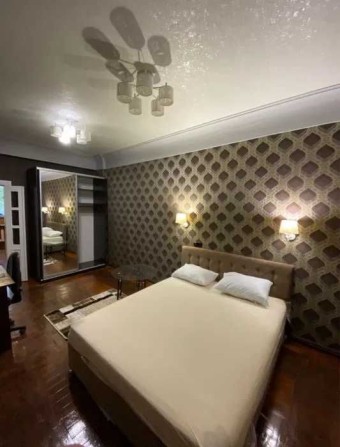 4 кім. квартира 83 м2 СТАЛІНКА, вулиця Чичибабіна (90370) - фото 1