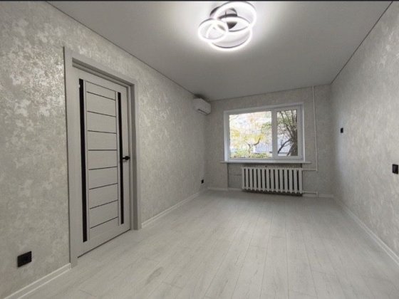 Двухкомнатная каартира с ремонтом !Проспект Центральный ! Николаев