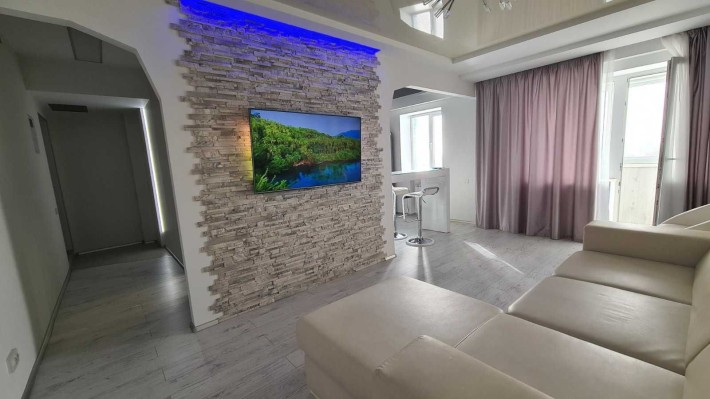 Продам 1-комн.квартиру, ул. Победы, р-н самолета - фото 1