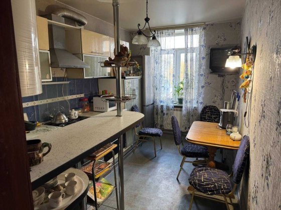 Продам 2-х комн.кв. по пр.Соборный, р-н театра Магара Запорожье