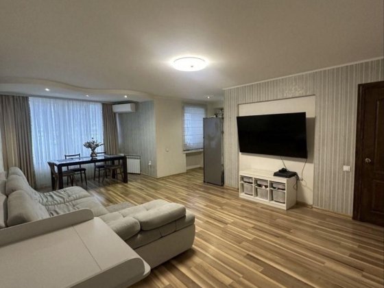 Продаж 4-кімнатної квартири, Комунальний ринок,Харків Харьков