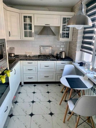 Власник продам 3 ком. , 67 м.кв  метро Студентська Валентинівська 11 - фото 1