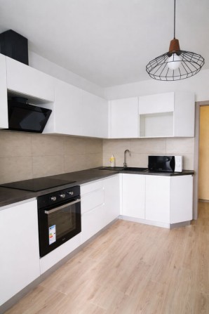 Современная квартира в ЖК Радужный с мебелью и техникой - фото 1