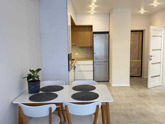 Продам простору однокімнатну квартиру 46м2 вул.Карла Мікльоша. Єоселя Львів