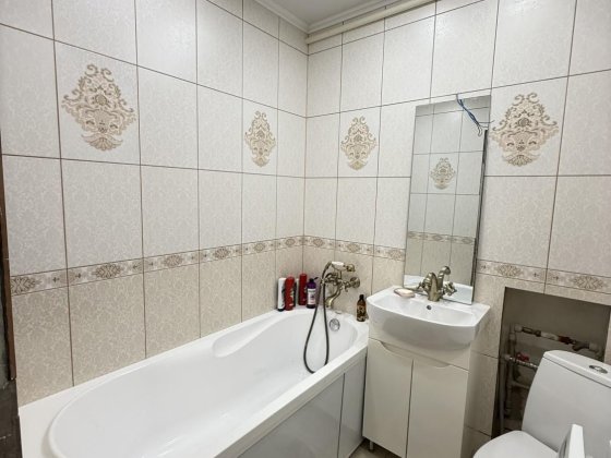 продажа 1к на Баварии, круг троллейбуса Харьков