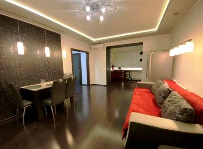 Новострой, 3 комнаты, дизайнерский ремонт - фото 1