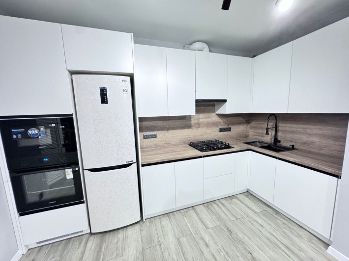 Продаж Квартири з ремонтом в новобудові - фото 1