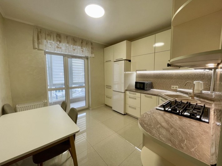 Продаж квартири в заселеній секції ЖК Америка зі свіжим ремонтом - фото 1