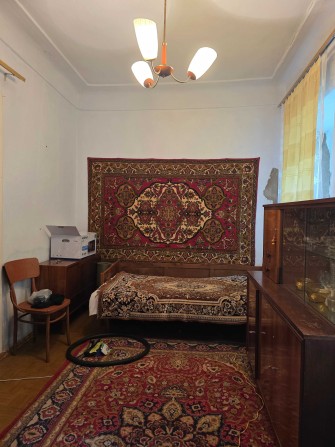 Продаю двокімнатну квартиру двір на три господаря вул. Богородична - фото 1