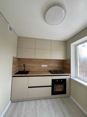 Продаж 2х кім. квартири з ремонтом 2025 року біля метро Бот. Сад - фото 1
