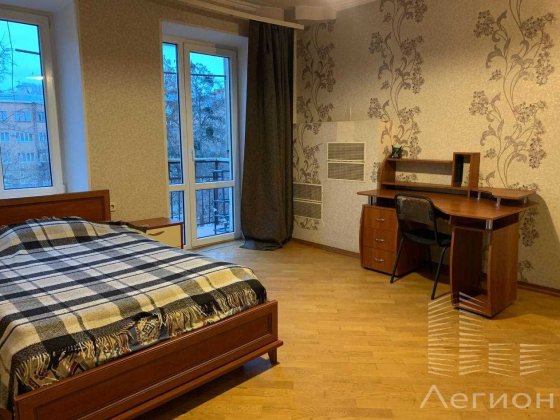 Продам 4-ох комнатную квартиру в Центре. Харків