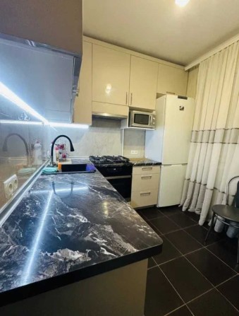 Продается 1 комн. квартира с капремонтом по ул. Звенигородская - фото 1