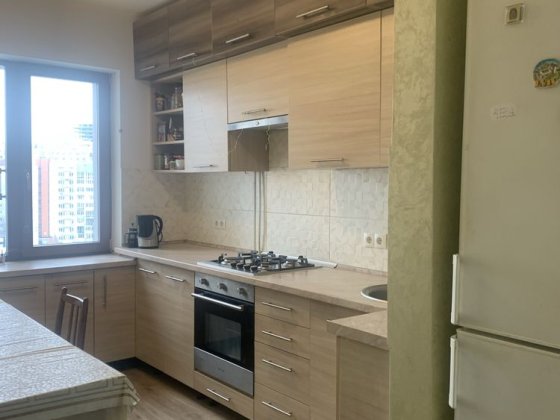 Продаж 3-кімнатної квартири вул.Миколайчука 16 Львов