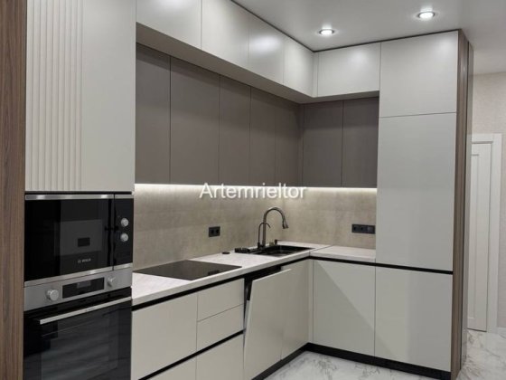 66 Жемчужина двушка 66м2 вид во двор и ипподром Кадорр Сити Краснова Одесса