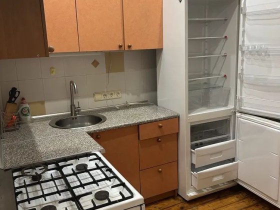 Продам 2х ком.полнометражную кв-ру в центре, пр. Металлургов 2/5 Запоріжжя