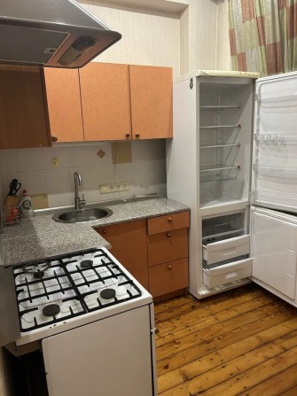 Продам 2х ком.полнометражную кв-ру в центре, пр. Металлургов 2/5 - фото 1