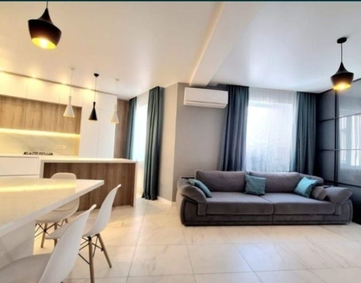 Продаж 5 кім,  дворівнева, жк Софіївська Слобідка, Франка 6 - фото 1