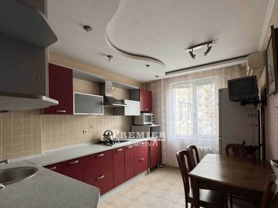 Продам  трикімнатну квартиру на Сахарова Одеса