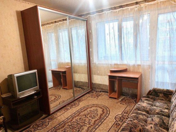 Продам 1к кв. Роганский ж\м  Метро Индустриальная. Улучш. План. 4й\9ти Харків