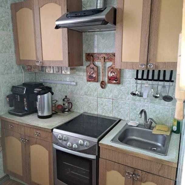 Продам 3-кімнатну квартиру біля метро «Олексіївська», по вул. Ахсарова - фото 1