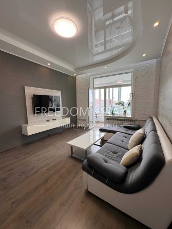 86тыс.$ Квартира с ремонтом в центре 90 м2/ Научная / Чичибабина - фото 1