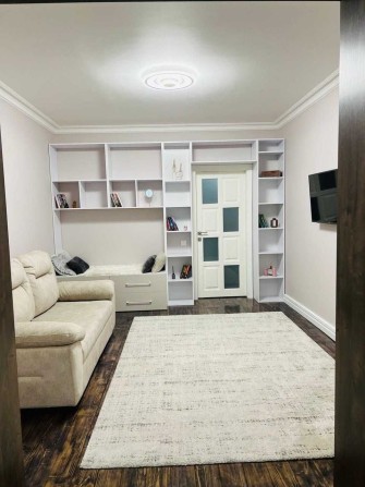 Срочно! Продам 2-х комнатную квартиру на Крымском бульваре - фото 1